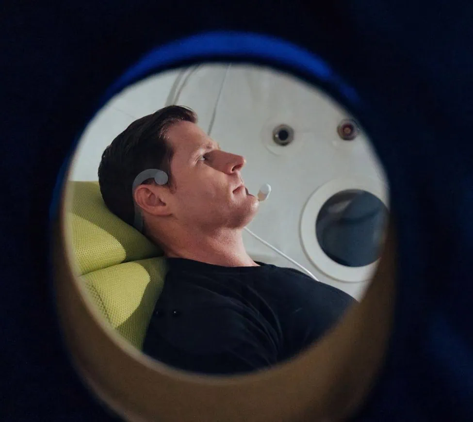 Man in hyperbaric oxygen therapy